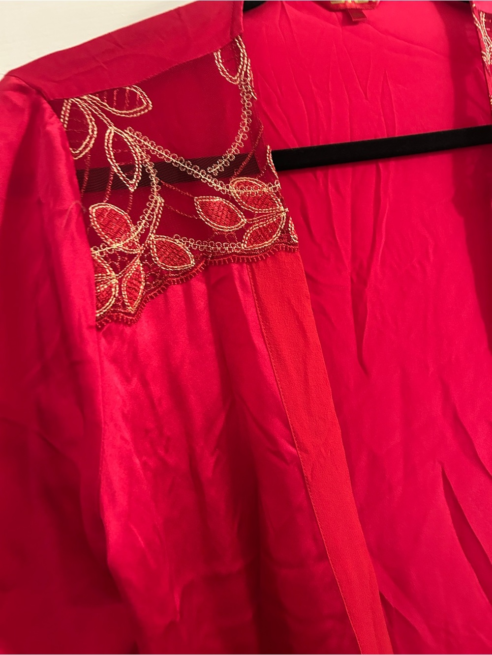 Red silk robe - Picture 4 of 10